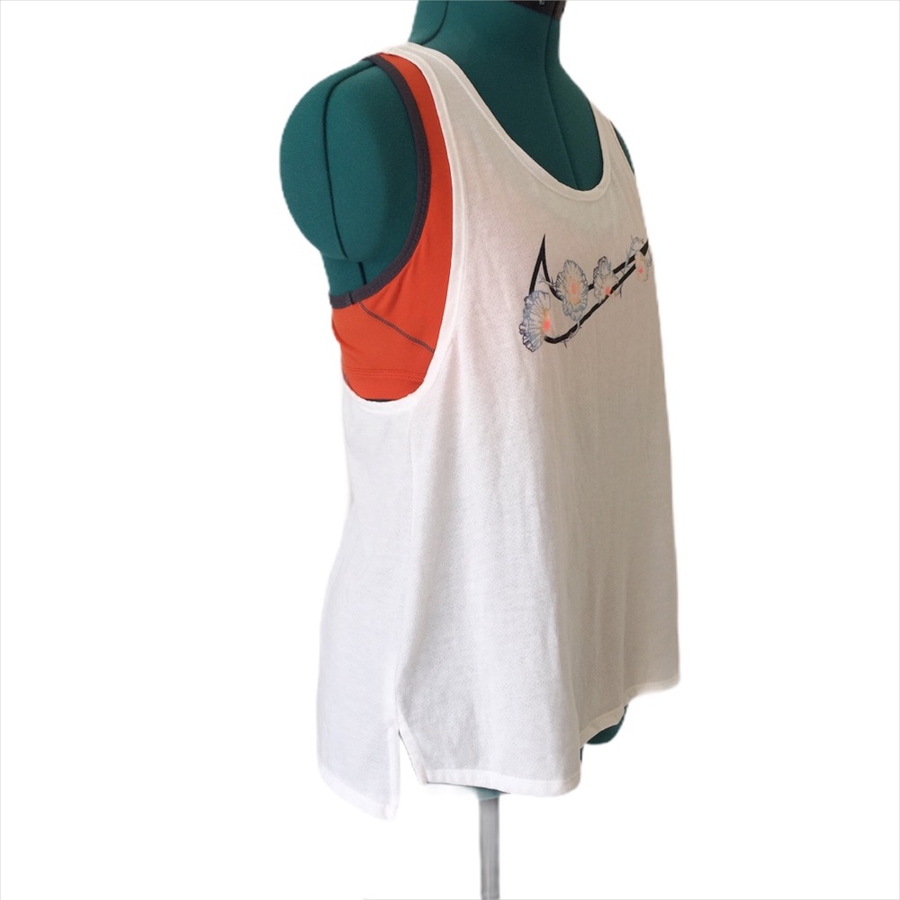 Nike Running Backless Dri-Fit White Tank, Medium - Picture 3 of 14